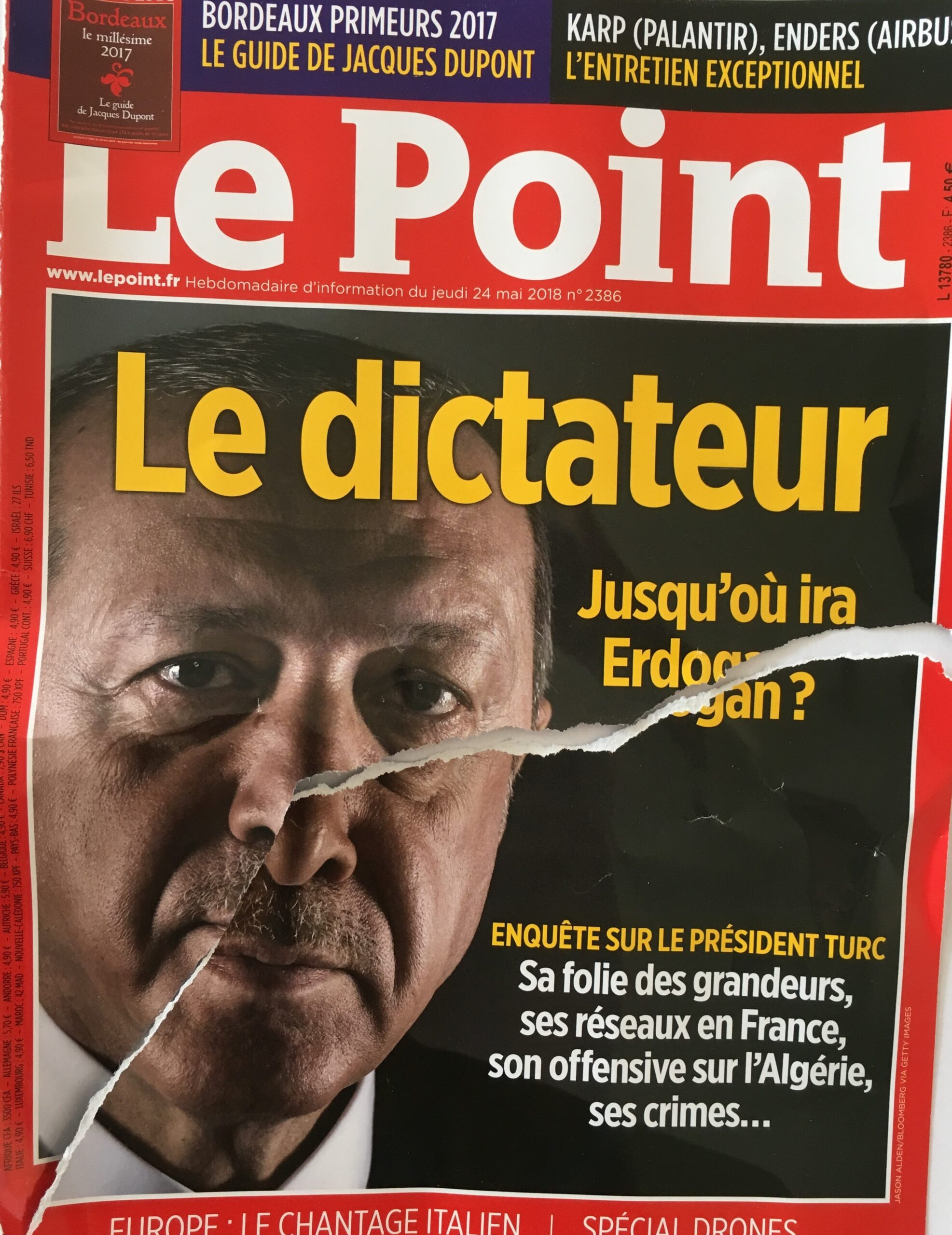 Après Avignon, à Valence l&rsquo;affiche de la couverture du « Le Point » avec Erdogan titré « Le dictateur » a été arrachée cet après-midi au centre-ville