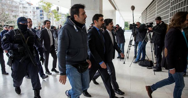 La Turquie fustige la Grèce après l&rsquo;octroi de statut de réfugié à deux putschistes présumés