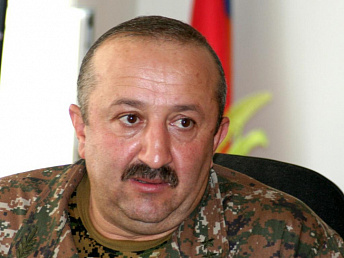Le Premier ministre demande au président de limoger le chef de l&rsquo;état-major de l&rsquo;armée arménienne