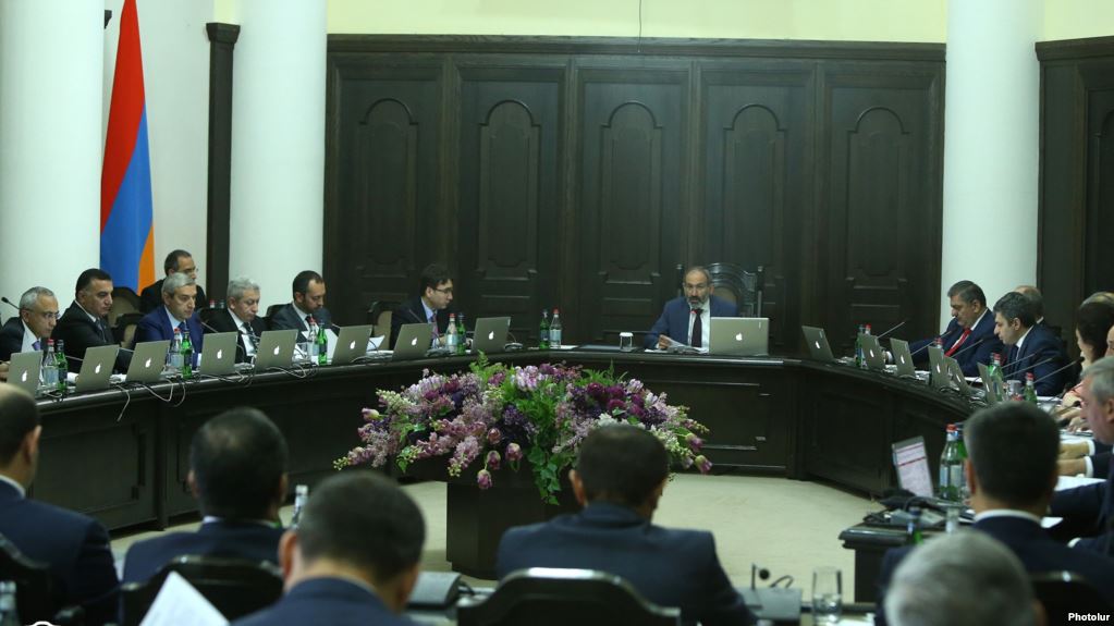 Nikol Pachinian nomme les premiers membres de son gouvernement