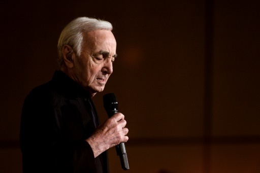 Fracture de l&rsquo;humérus pour Charles Aznavour