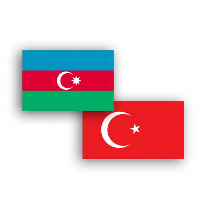 Le ministre azerbaïdjanais de la défense en Turquie