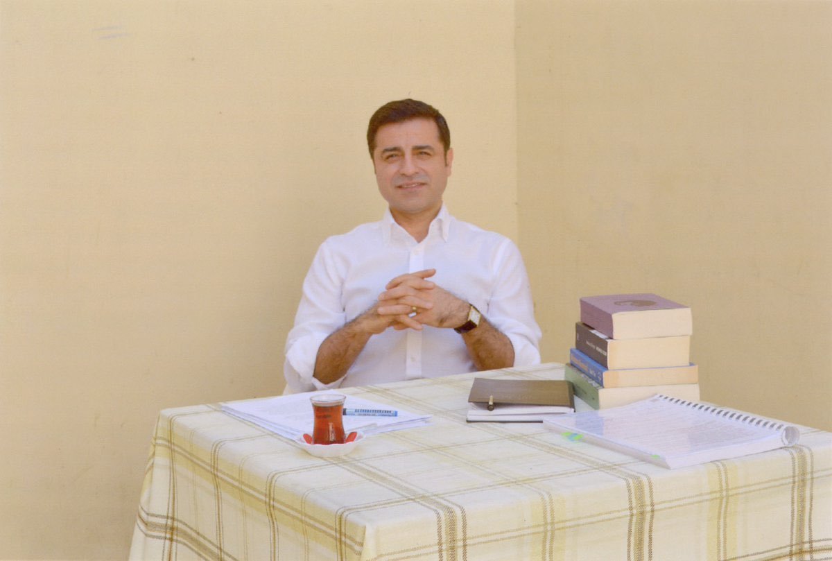 Turquie : un candidat à la présidentielle rend visite au leader pro-kurde incarcéré