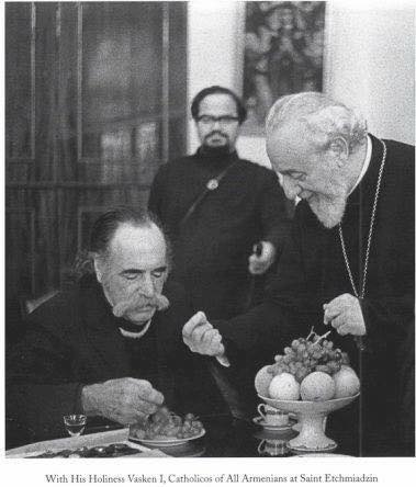 Photographie historique : William Saroyan & le catholicos Vazgen I