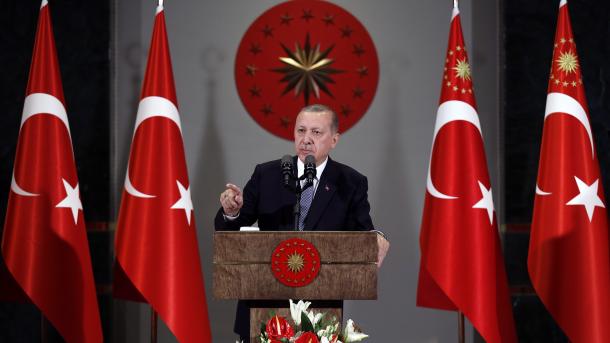 Erdogan: Les soldats turcs patrouillent à Manbij