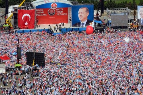 Turquie: Erdogan n&rsquo;exclut pas une coalition au Parlement