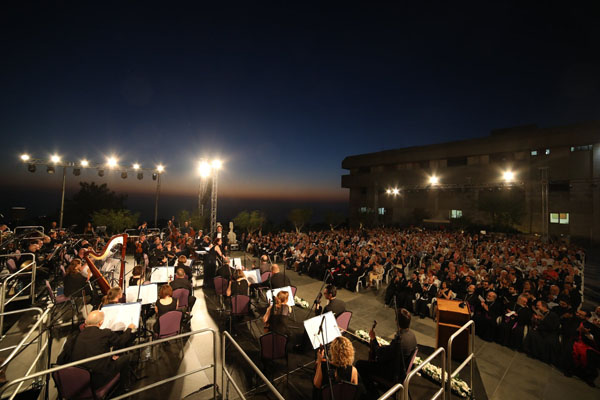 Le 50ème anniversaire des activités du Catholicos Aram Ier au sein de la Grande Maison de Cilicie fut commémoré