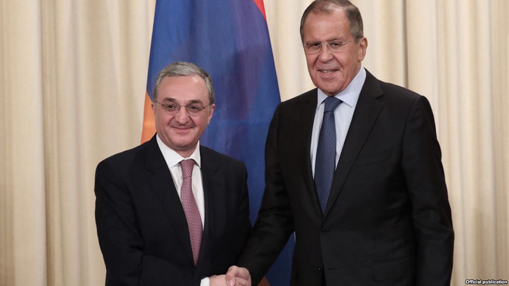 « De bonnes discussions » entre Sergey Lavrov et Zohrab Mnatsakanian