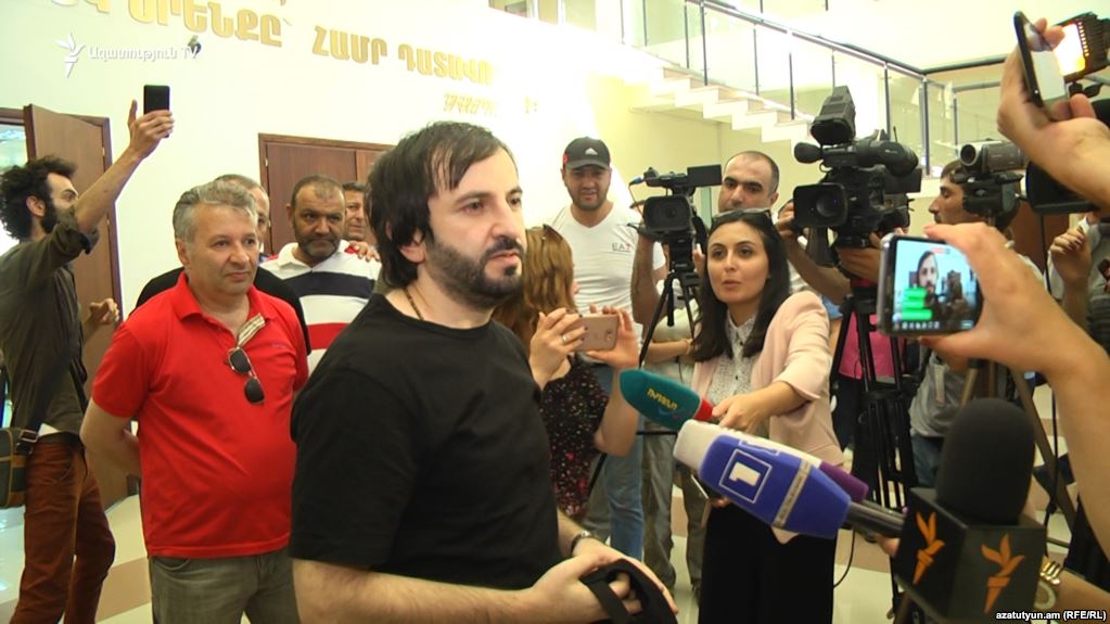 Un membre des Sasna Tzrer libéré sous caution, dans l&rsquo;attente du verdict de son procès