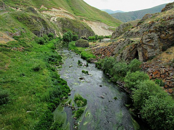 L&rsquo;industrie minière et les petites centrales hydroélectriques sont les principales sources de pollution fluviale en Arménie