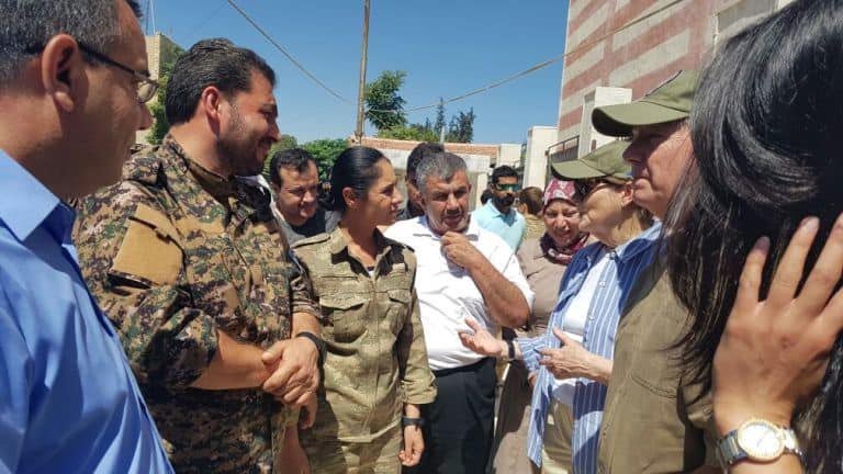 Deux sénateurs américains à Manbij