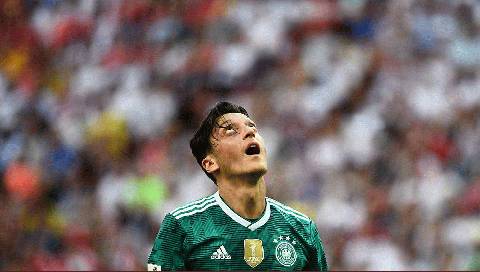 La Turquie salue le départ d’Özil de la sélection allemande