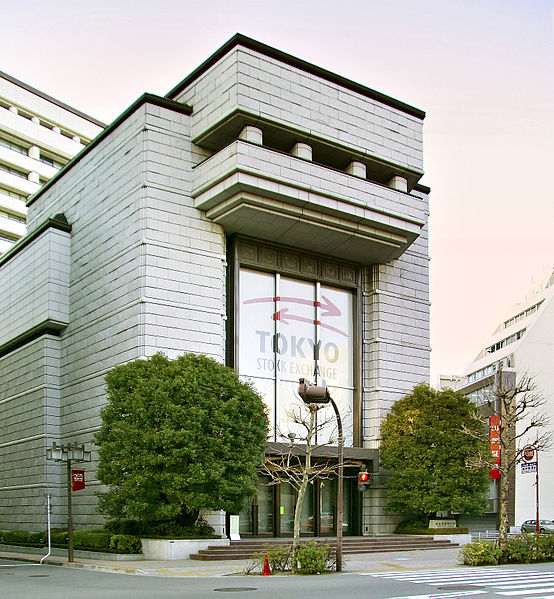 La Bourse de Tokyo en forte baisse à la mi-journée, la situation turque pèse