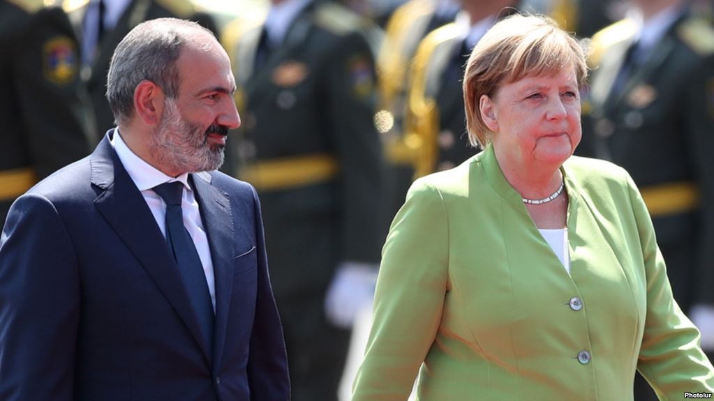Merkel félicite l&rsquo;Arménie pour son positionnement équilibré