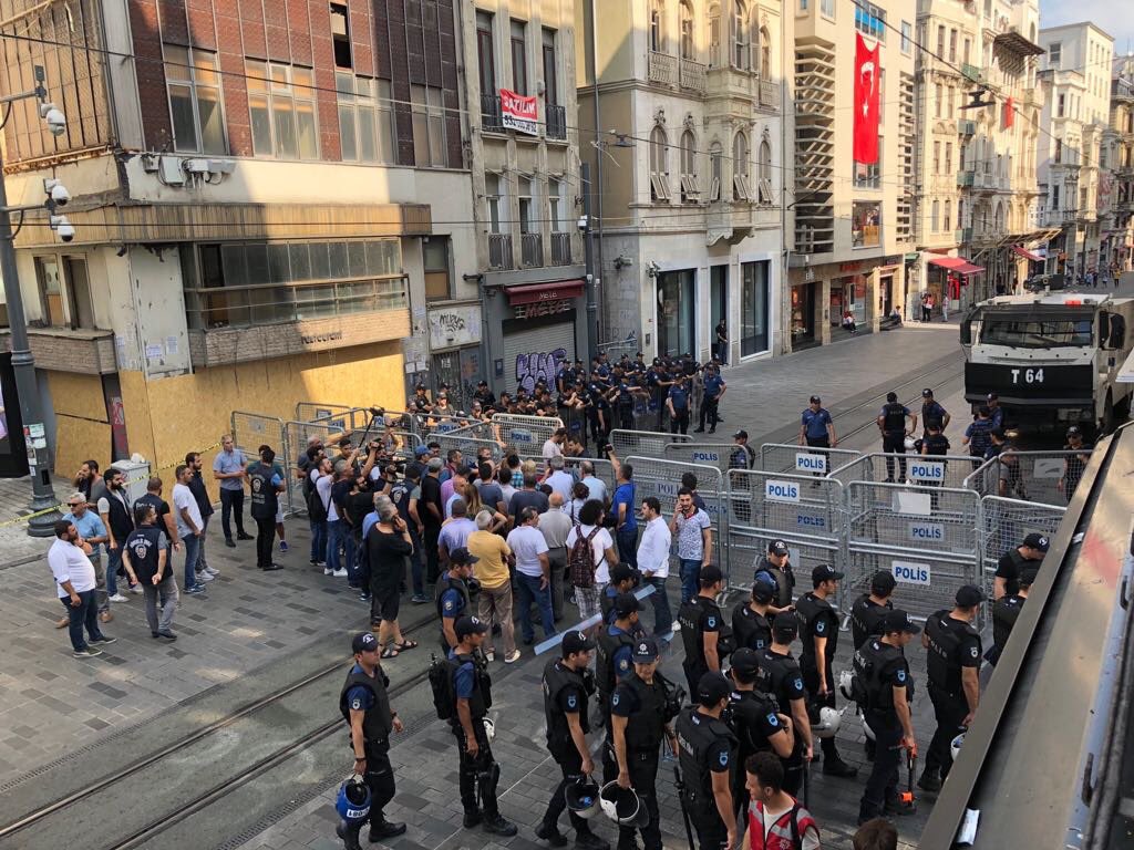 Les « mères du samedi » empêchées de manifester à Istanbul