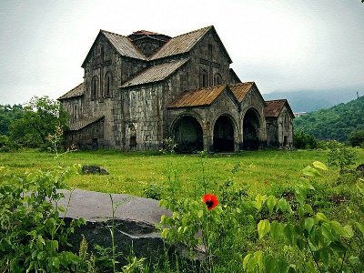 Proposition de renommer Aznavour la commune élargie d’Akhtala située au nord de l’Arménie près de la frontière géorgienne