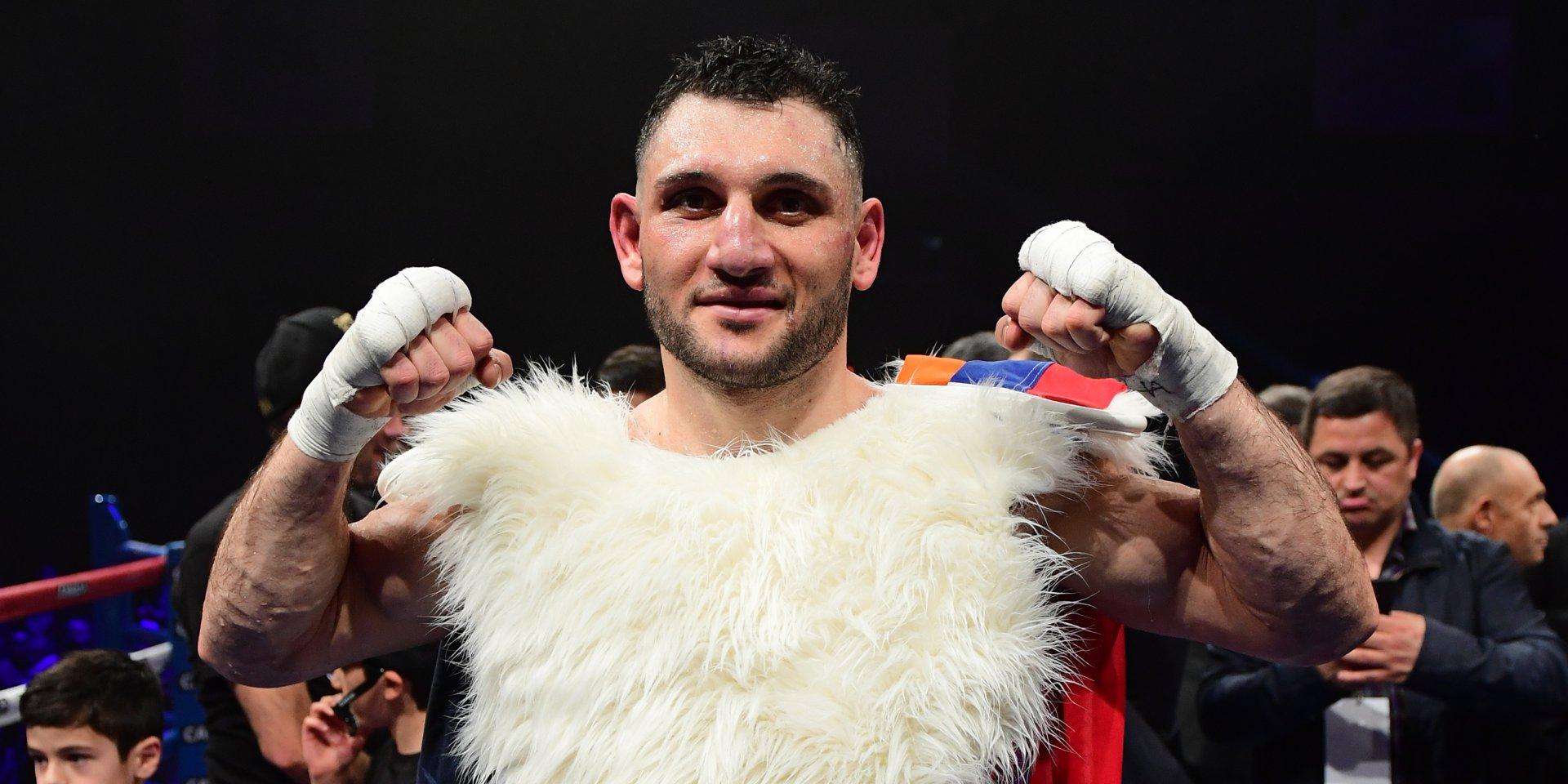 A Marseille, Arsen Goulamirian conserve sa ceinture mondial WBA en s’imposant face à l’Australien Mark Flanagan par K.O. au 9e round