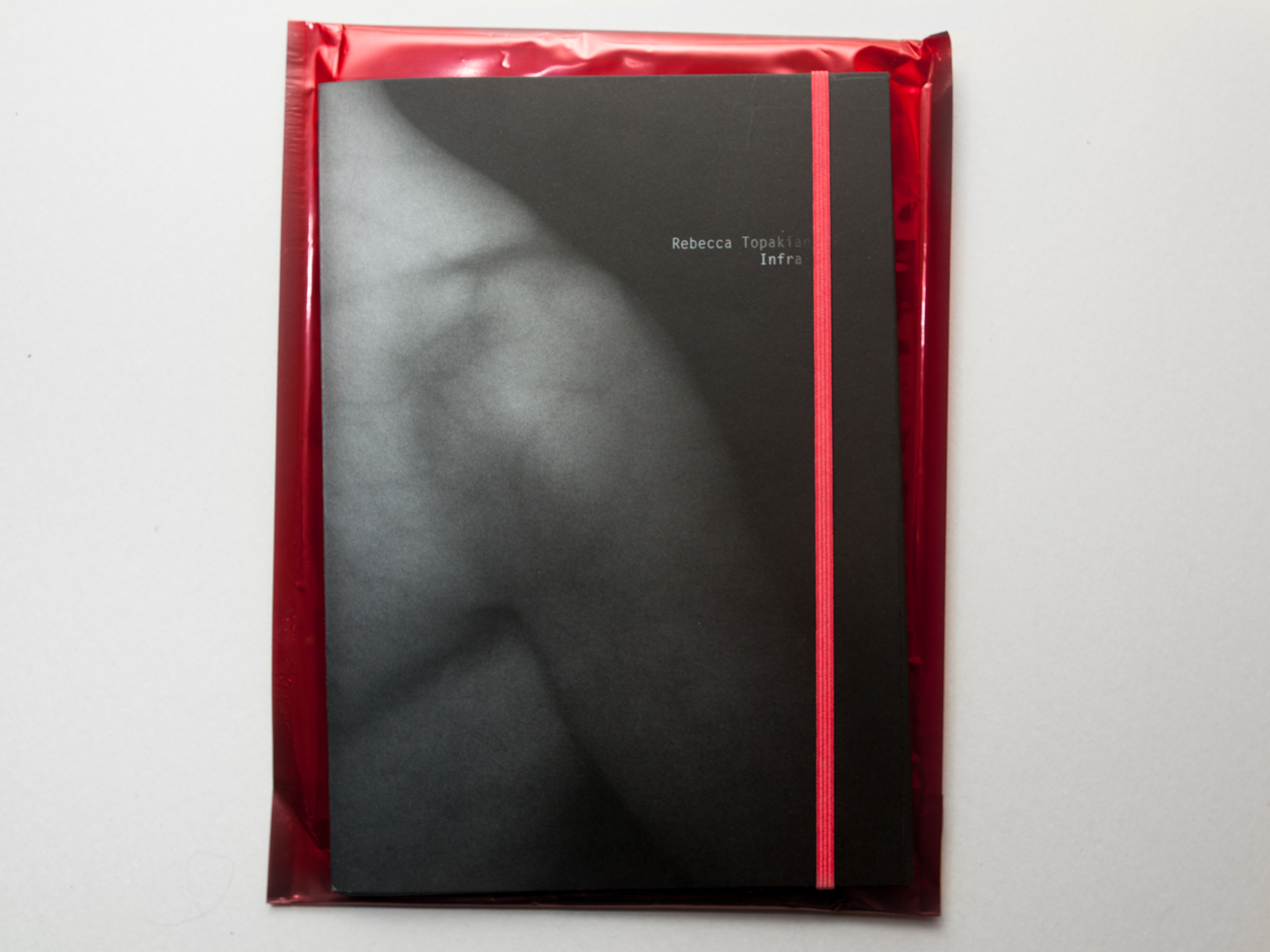 Rebecca Topakian présente son livre à Paris Photo