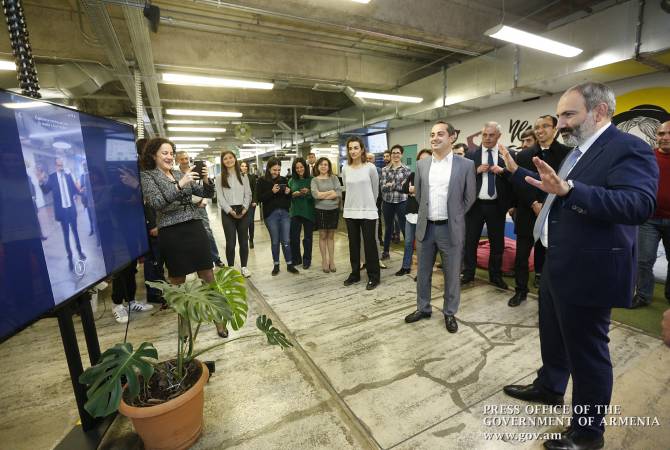 Nikol Pashinyan a visité le bureau arménien de PicsArt
