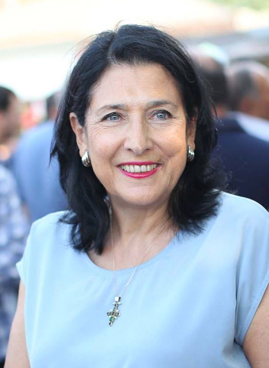 L’ex-diplomate Salomé Zourabichvili élue première femme présidente de la Géorgie