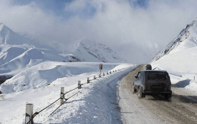 La neige et le verglas rendent difficiles de nombreuses routes en Arménie, le col de Varteniats reste fermé