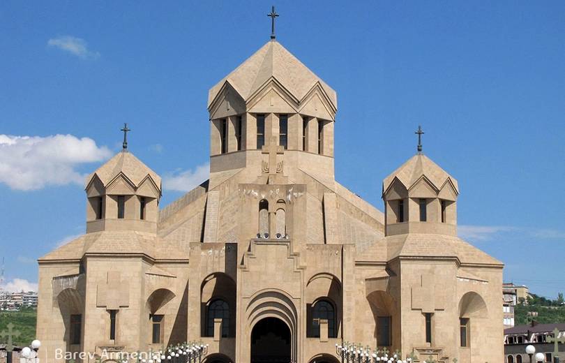 La messe du Sourp Dznount -la Sainte Nativité- à l’église Sourp Krikor Loussavoritch d’Erévan ce matin avec le Catholicos Karékine II