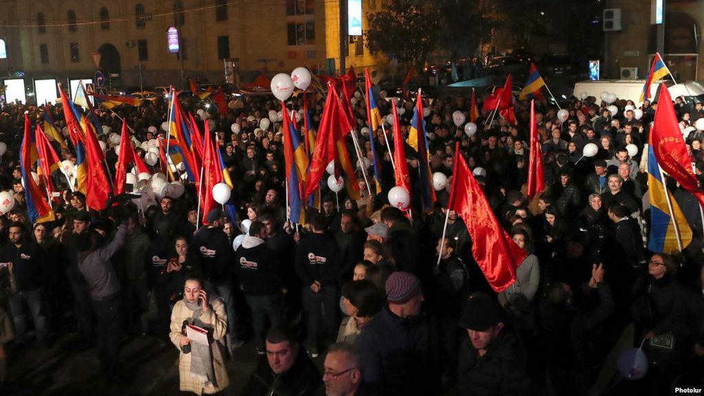 Nikol Pachinian se dit prêt à discuter d’une coopération avec la FRA