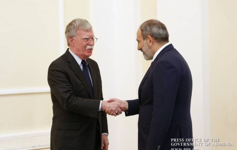 Entretien téléphonique entre Nikol Pachinian et John Bolton le Conseiller du président américain Donald Trump