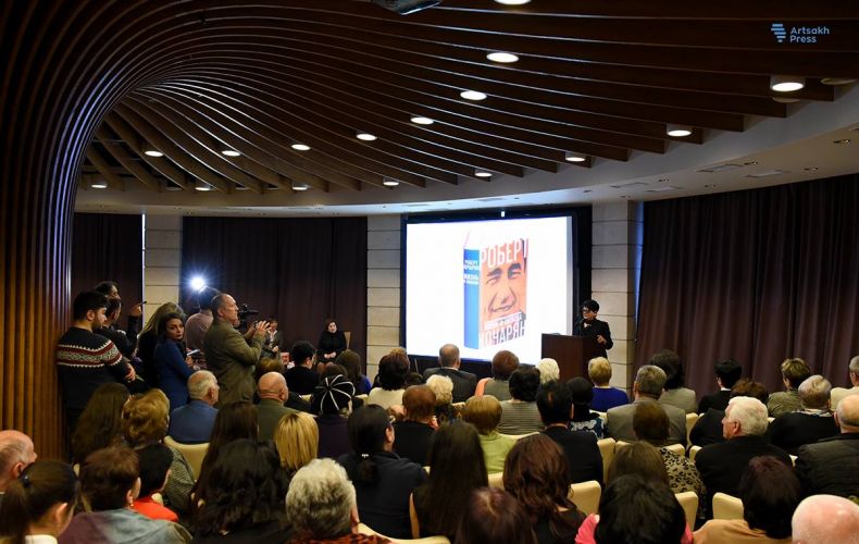 Rassemblement de soutien à Robert Kotcharian à Stepanakert à l’occasion de la présentation d’un livre « Vie et Liberté » qui lui est dédié