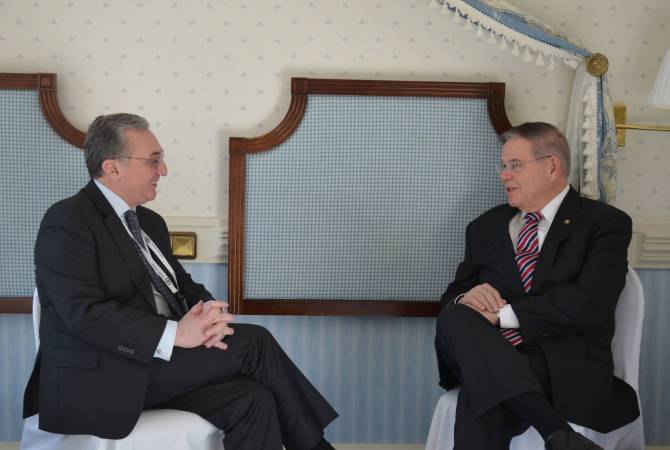 Zohrab Mnatsakanian et Bob Menendez soulignent l’importance de la protection des minorités ethniques et religieuses au Moyen-Orient