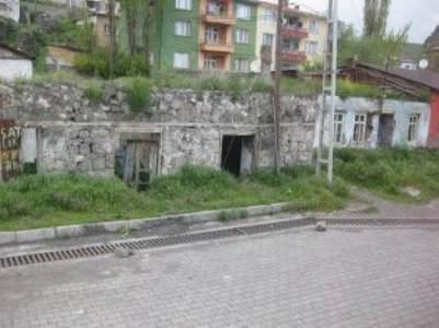 La maison natale de l’écrivain arménien Yeghiché Tcharents à Kars, détruite sur décision du maire nationaliste turc