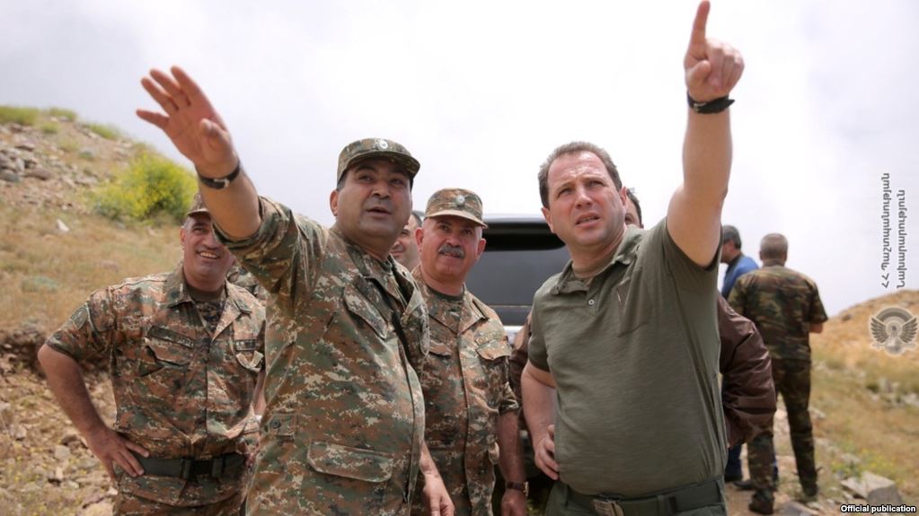 Déclaration forte sur l&rsquo;Artsakh : Pachinian soutient son ministre de la Défense