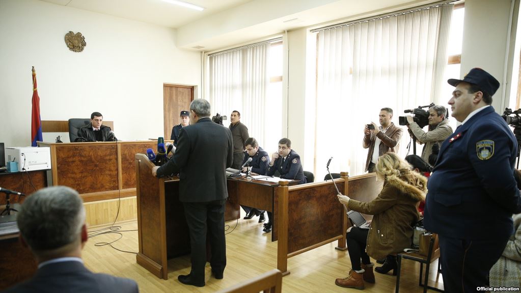 Nikol Pachinian témoigne devant le tribunal