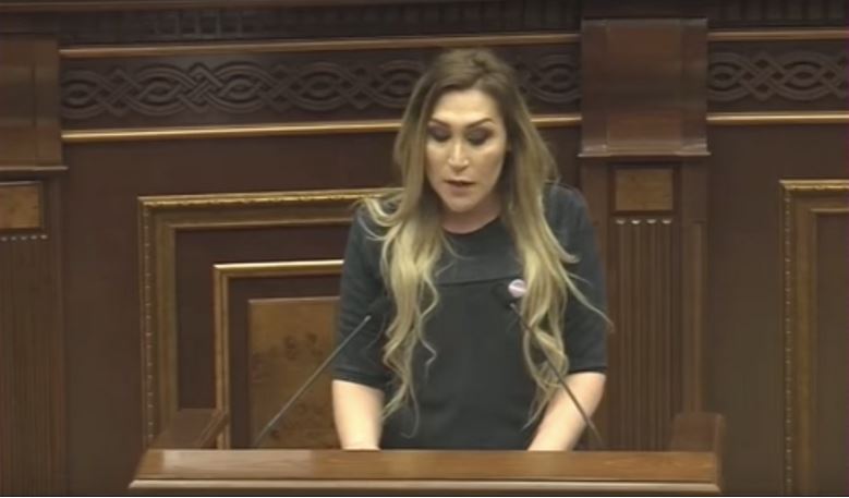 L’Arménie secouée par le discours d’une femme transgenre au parlement
