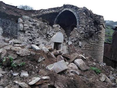 Effondrement hier de l’église Khdrants située sur la commune de Ghapan dans la région de Syunik