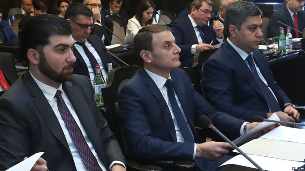 Des accusations de corruption portées contre un haut responsable sont «justifiées»