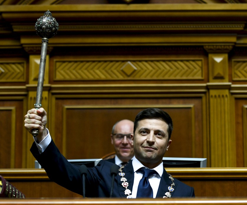 Le nouveau président rend la citoyenneté à l&rsquo;opposant Saakachvili