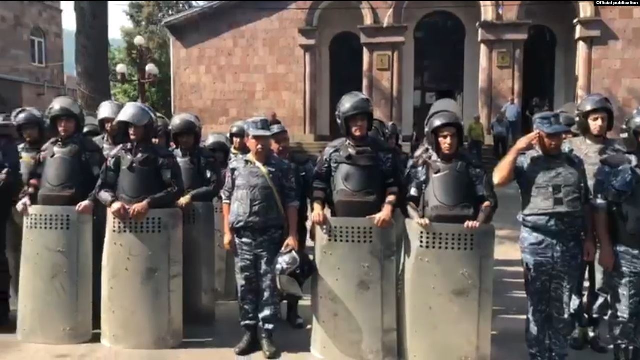 Violents affrontements entre manifestants et policiers dans le Tavouch