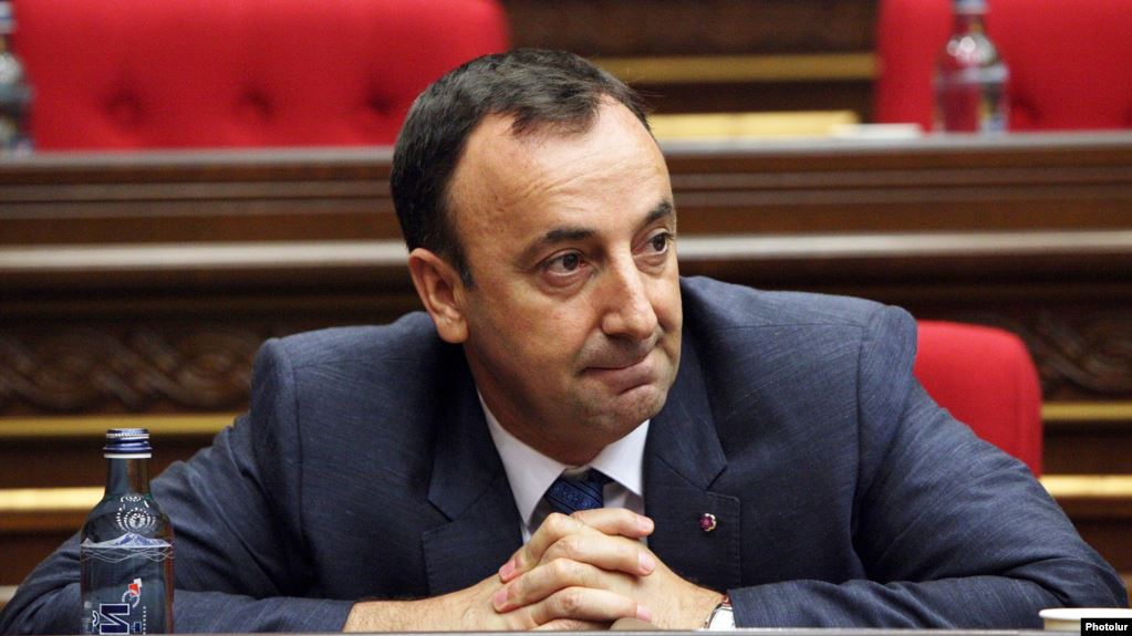 Le president de la Cour constitutionnelle répond à Pachinian