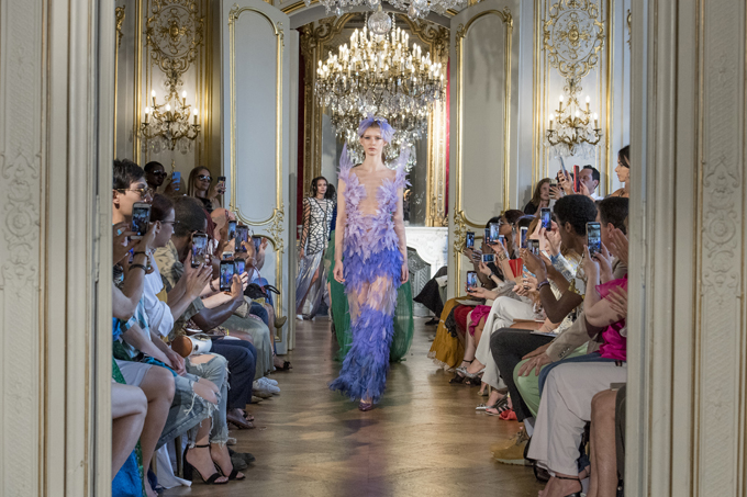 Let Fly : Armine Ohanyan s’envole dans un imaginaire plein de couleurs
