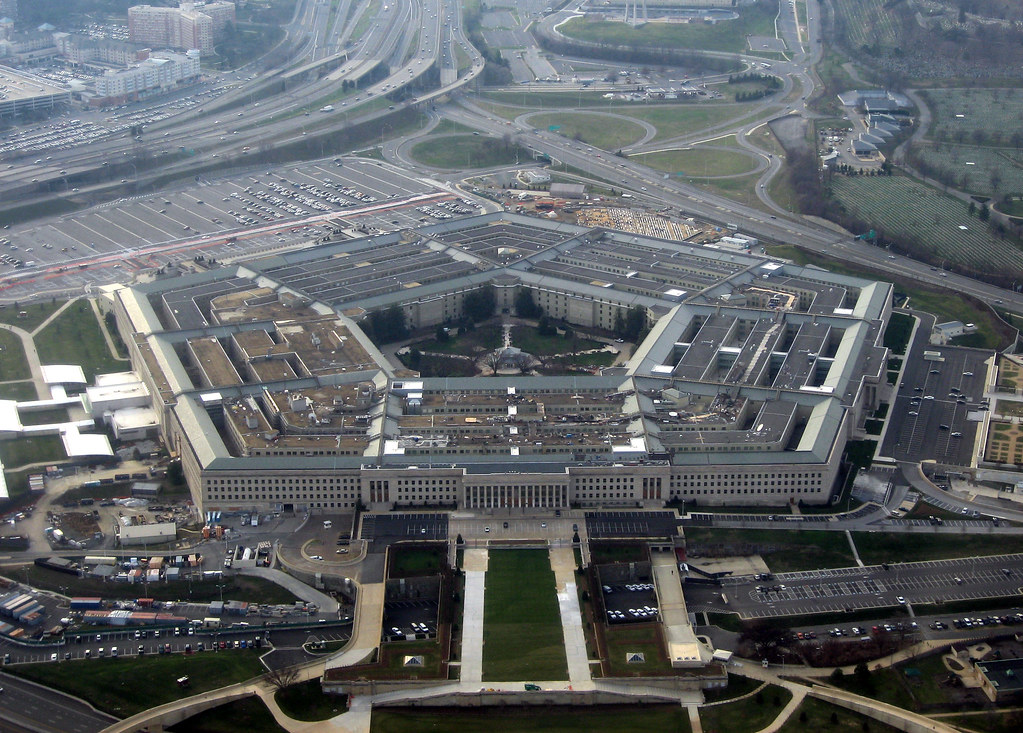 Une offensive turque contre les Kurdes syriens serait « inacceptable » (Esper)