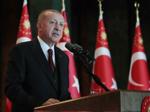 Erdogan menace de lancer « bientôt » une nouvelle opération contre une  milice kurde