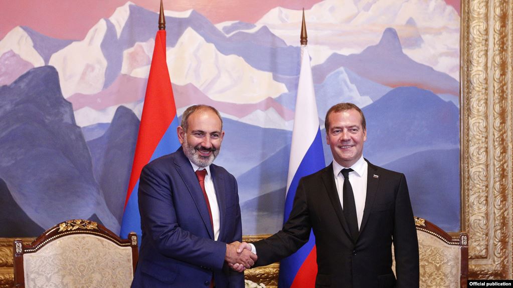 Les Premiers ministres arménien et russe parlent de « croissance dynamique » dans les relations bilatérales