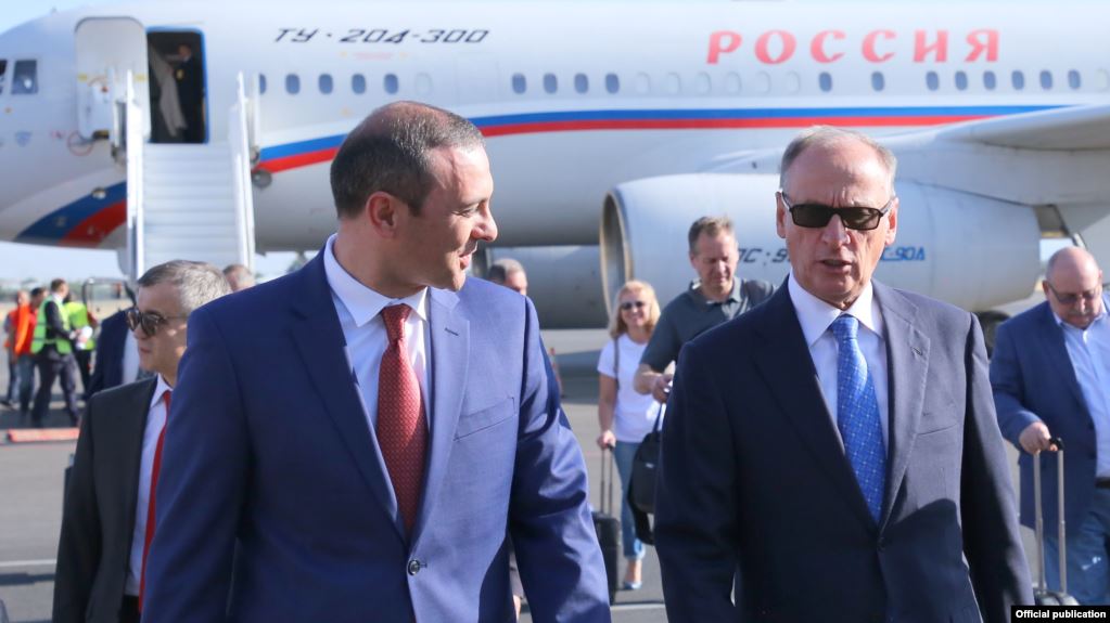 Une personnalité des services de sécurité russe en visite en Arménie