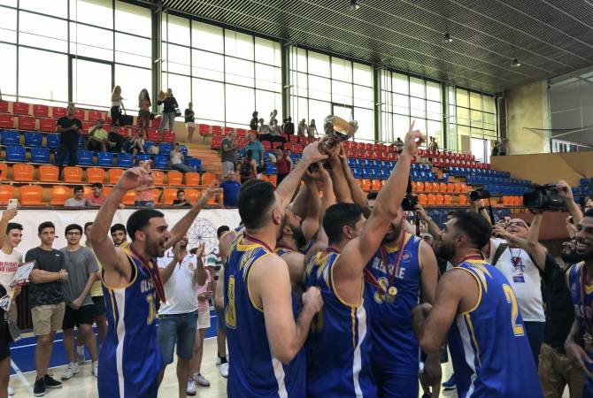 L’équipe masculine arménienne de basket-ball de Glendale gagne les 7e Jeux Panarméniens