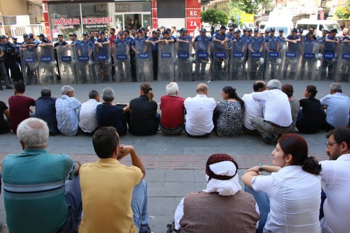 Erdogan accuse trois maires prokurdes destitués d’être « au service de terroristes »