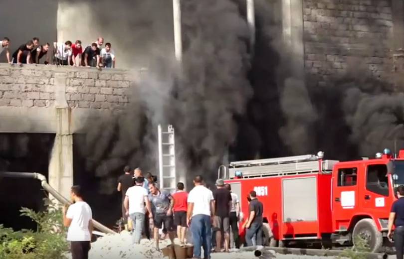 Le feu au centre commercial Malatia Mall à Erévan cet après-midi : 6 personnes intoxiquées