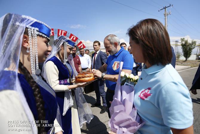 Nikol Pachinian était à « la journée de Gumri » dans la deuxième ville d’Arménie