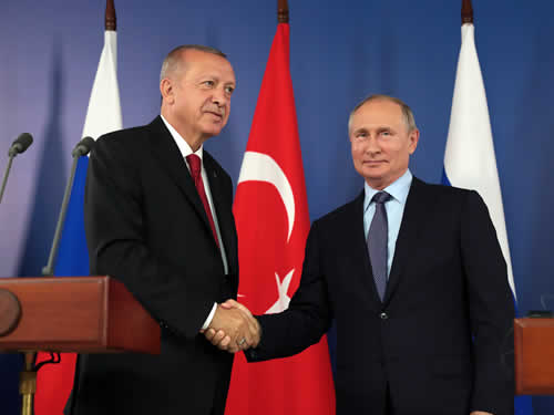 Moscou et Ankara partagent de « graves inquiétudes » (Poutine)