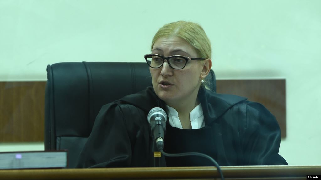 La juge Danibekian se defend d’être partiale